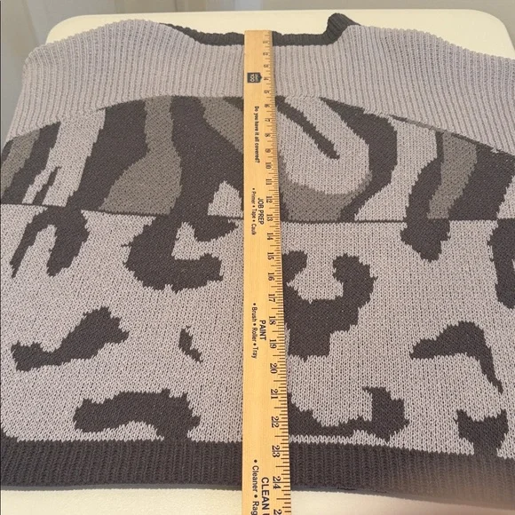 POL Charcoal & Light Gray Oversized Relaxed Boxy VNeck Sweater Medium - Picture 12 of 16